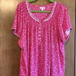 Woman’s plus size night gown